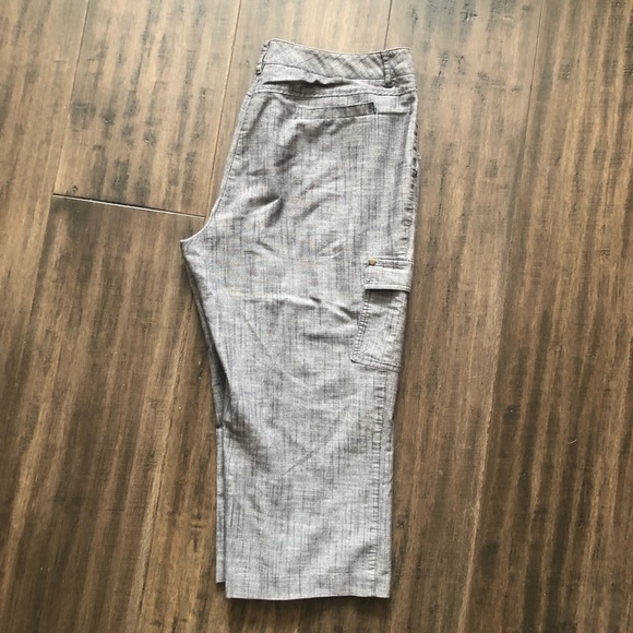 Plus size Larry Levine capris - Picture 2 of 8